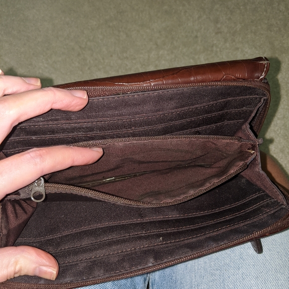 Liz claiborne wallet - Picture 12 of 15